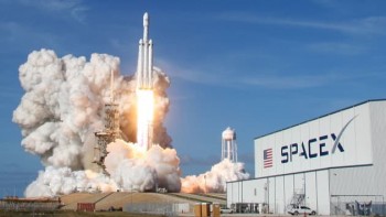 मस्कको स्पेसएक्स कम्पनीले पठाएको रकेट अन्तरिक्षमा अनियन्त्रित